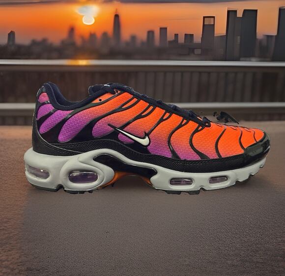 New Men\'s Size 8 Nike Air Max Plus Desert Sunset Black DM0032-014